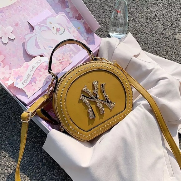 Honey Crossbody Handbag - Picture 2 of 10